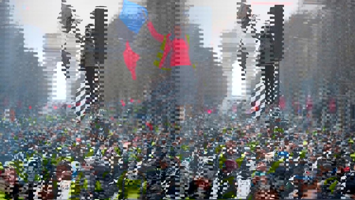 حركة "السترات الصفراء".. الاختبار العسير لماكرون