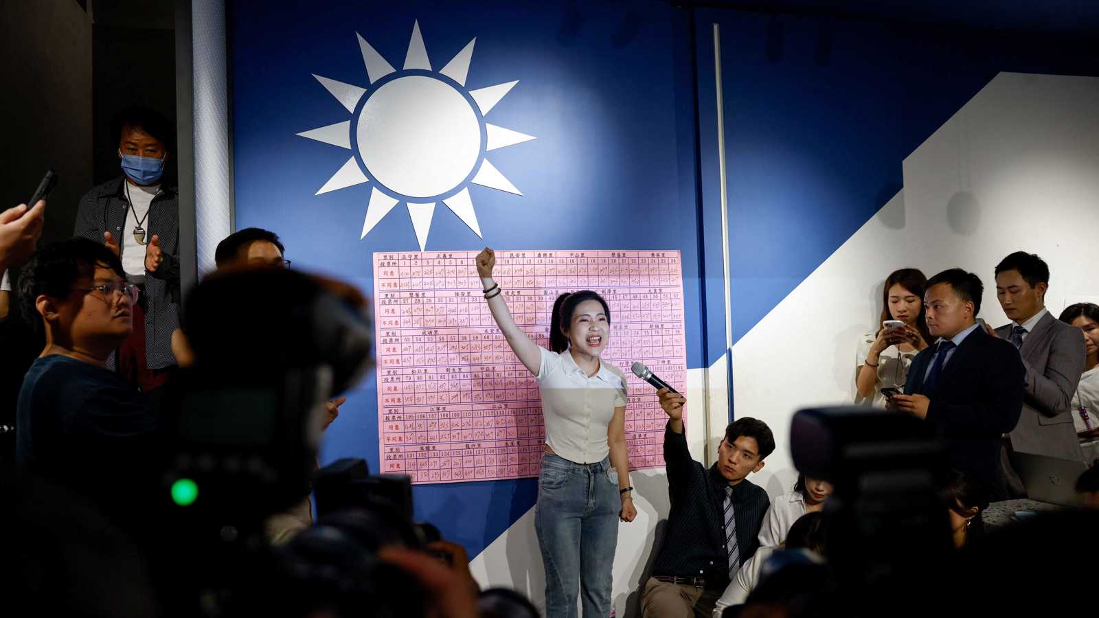 فشل حملة عزل النواب يكرس هيمنة المعارضة في تايوان