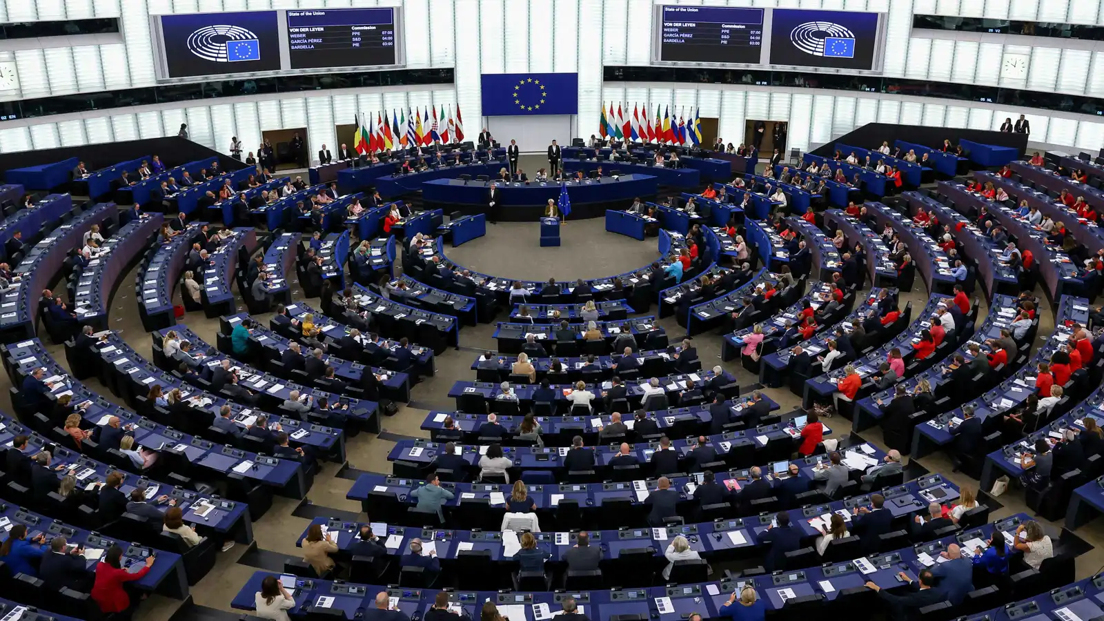 غرينلاند تُفجر التوتر.. الاتحاد الأوروبي يجمد تصديق الاتفاق التجاري مع واشنطن