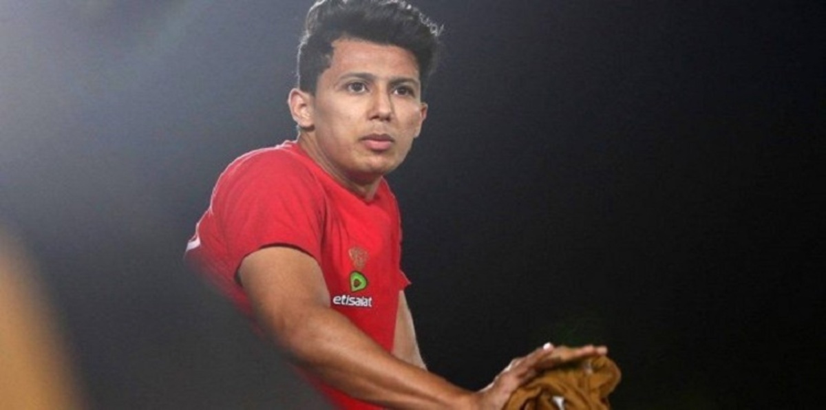 4 أخطاء كادت تسقط عمرو جمال من حسابات الأهلي المصري