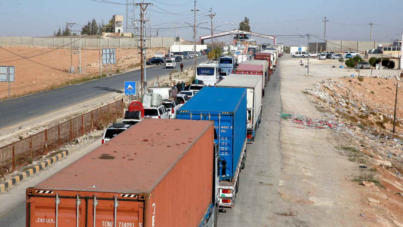 الأردن يعلن إرسال مساعدات عاجلة لجنوب سوريا