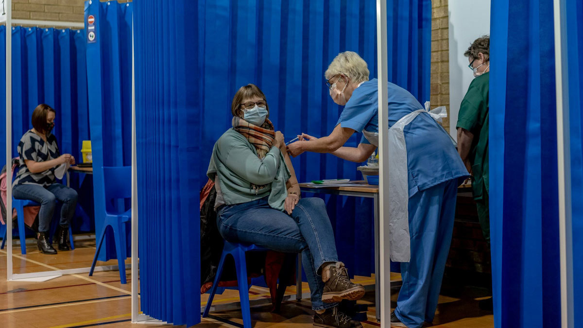 وزير الصحة البريطاني: من الصعب جدًا السيطرة على السلالة الجديدة من فيروس كورونا