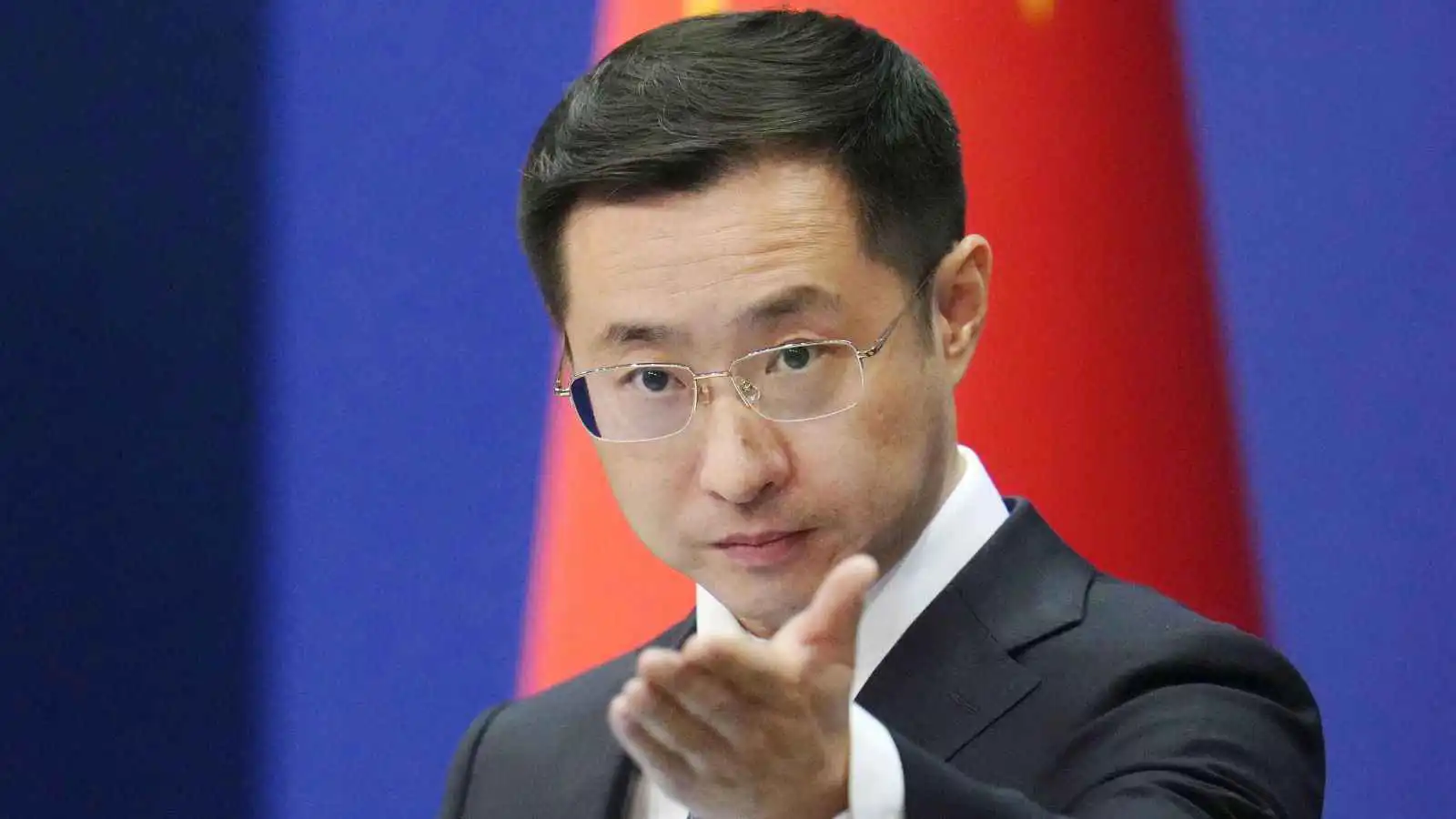 "انتهاك خطير".. الصين تندد بموافقة أمريكا على صفقة أسلحة لتايوان