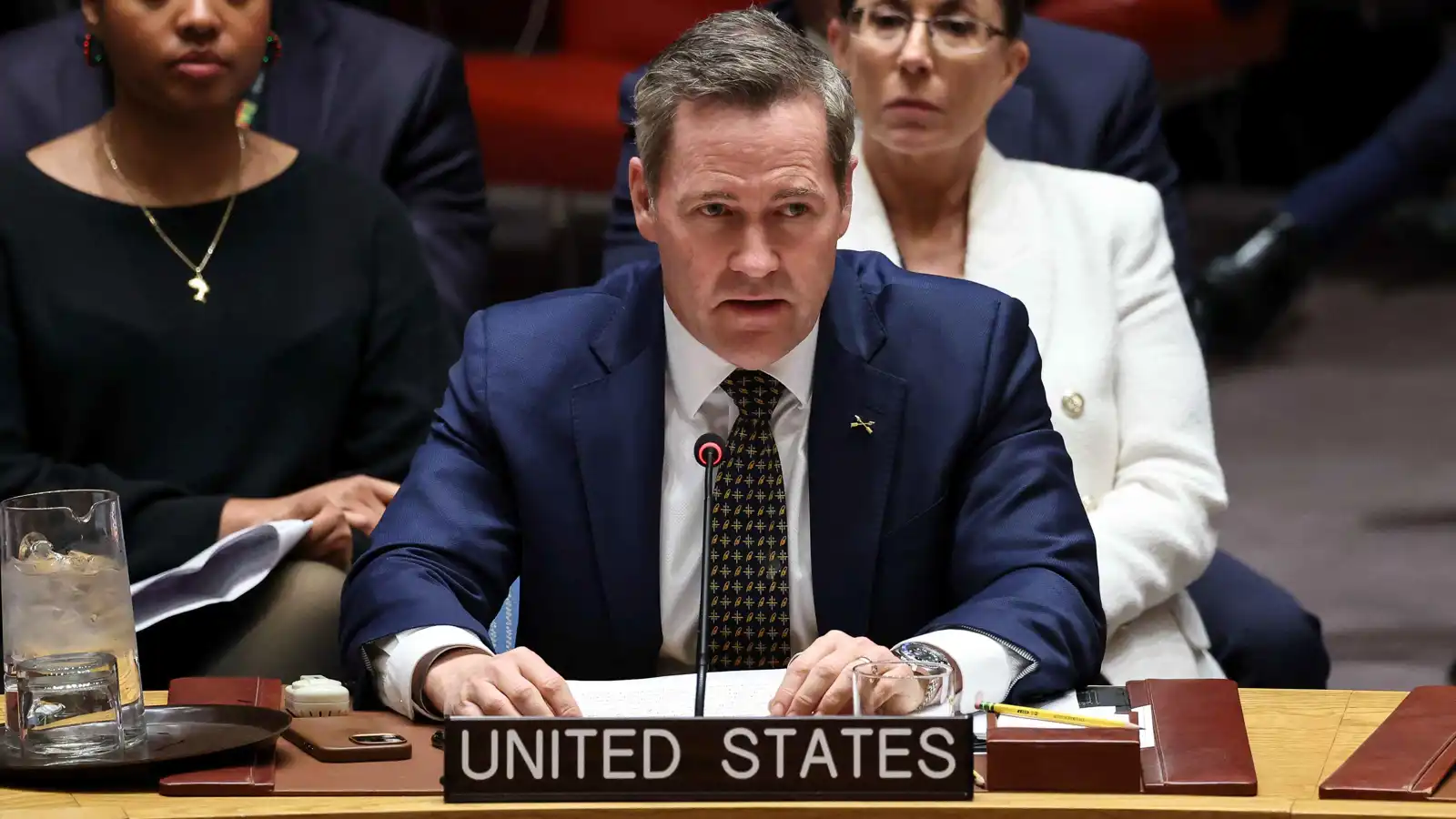 روسيا والصين تنددان بالضغوط الأمريكية على فنزويلا