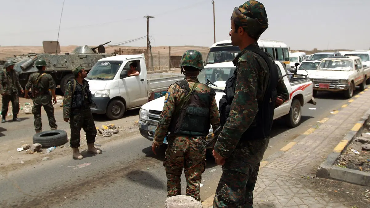 اليمن.. مقتل جنديين وإصابة آخرين في عملية أمنية بعدن