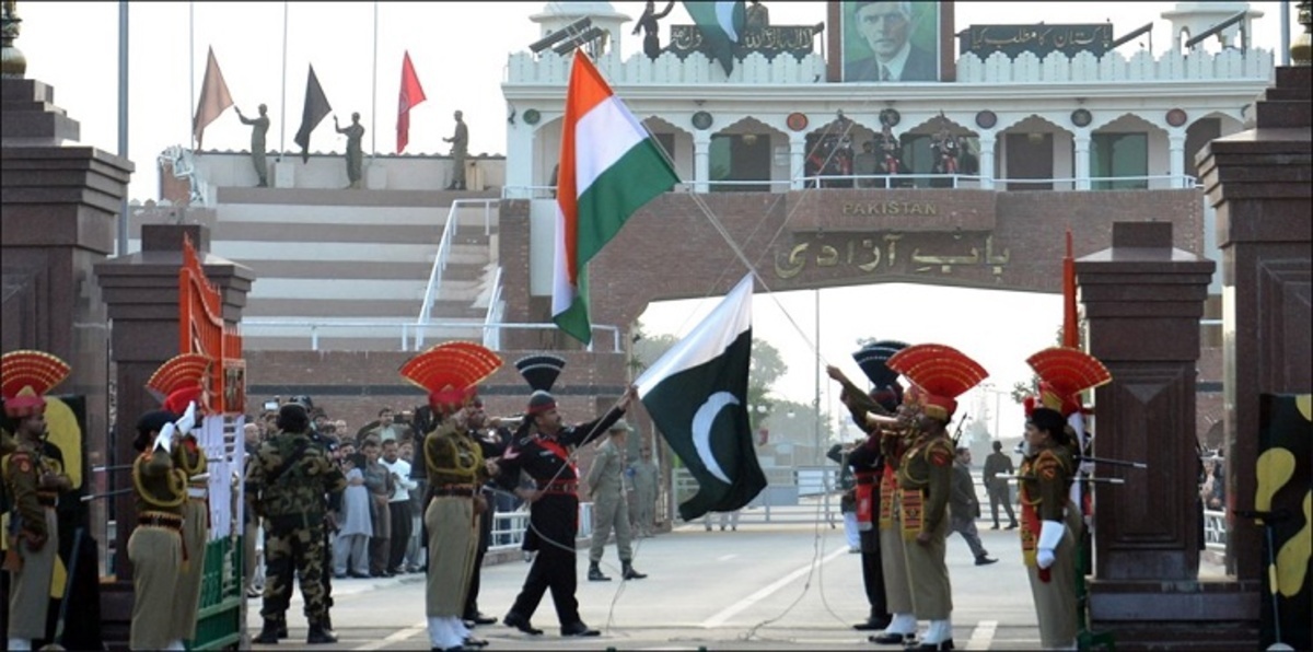 الهند وباكستان تتبادلان طرد الدبلوماسيين وسط توتر بشأن كشمير