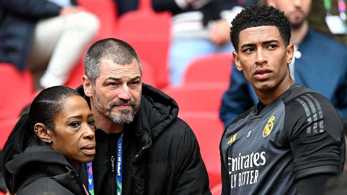 صورة فيسبوك فضحته.. من المرأة التي تسببت بانفصال والدي بيلينغهام؟ (شاهد)