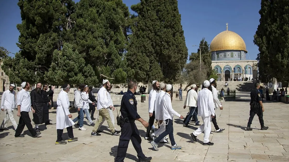 طقوس تلمودية وضرب فلسطينيين.. اقتحامات واسعة للأقصى في عيد العرش العبري