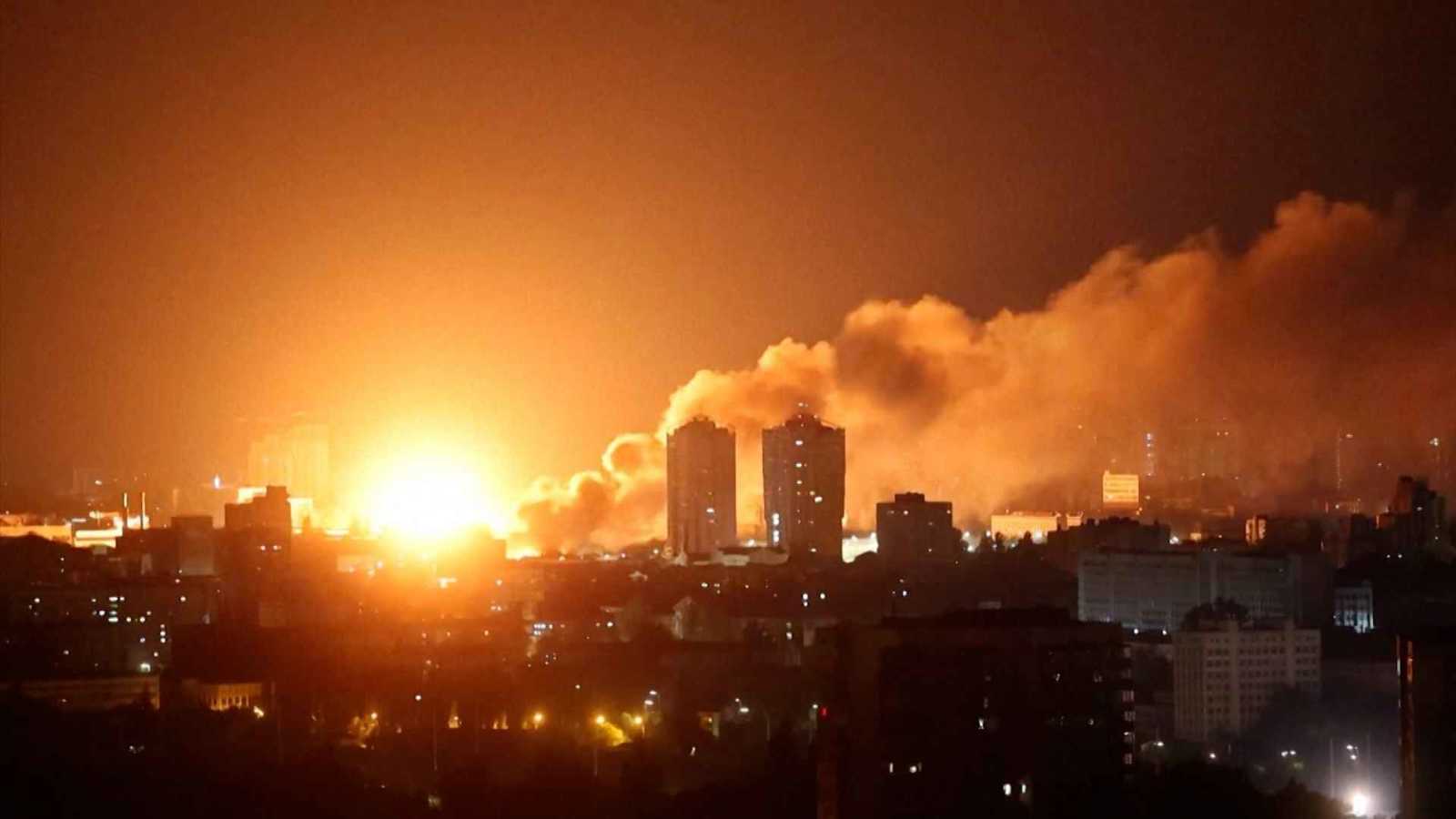 زيلينسكي: روسيا هاجمت قطاع الطاقة بـ450 مسيرة و30 صاروخا (فيديو)