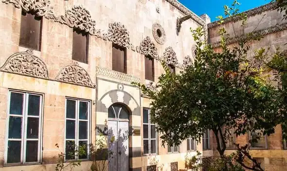 دار "أجق باش" الأثري