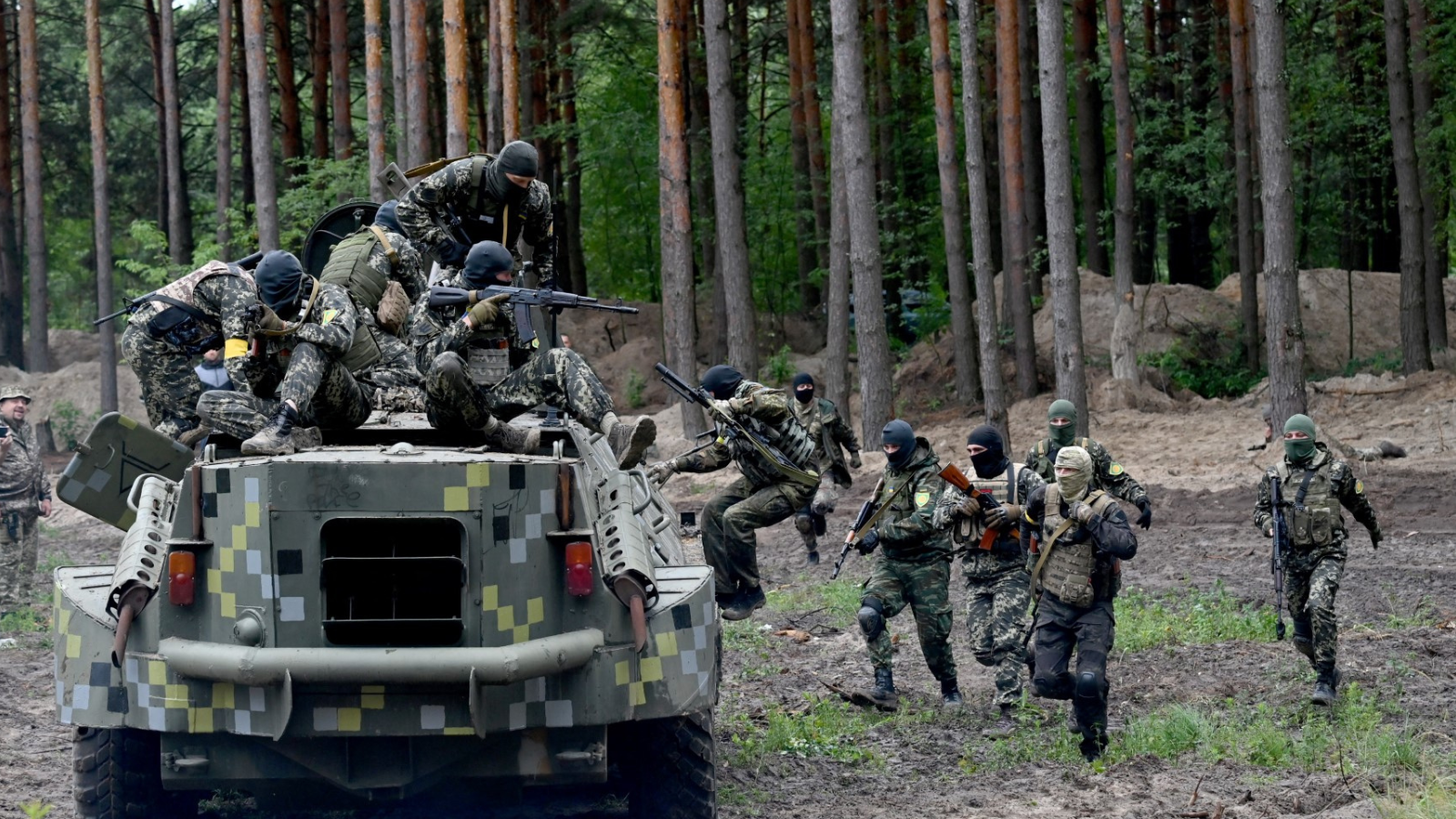 ألمانيا: سنشارك بقوات برية في أوكرانيا إذا دعينا لذلك