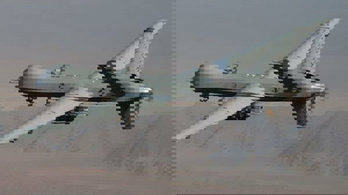 وكالة: الجيش الإيراني وجه تحذيرا لمسيرتين أمريكيتين اقتربتا من منطقة المناورات العسكرية