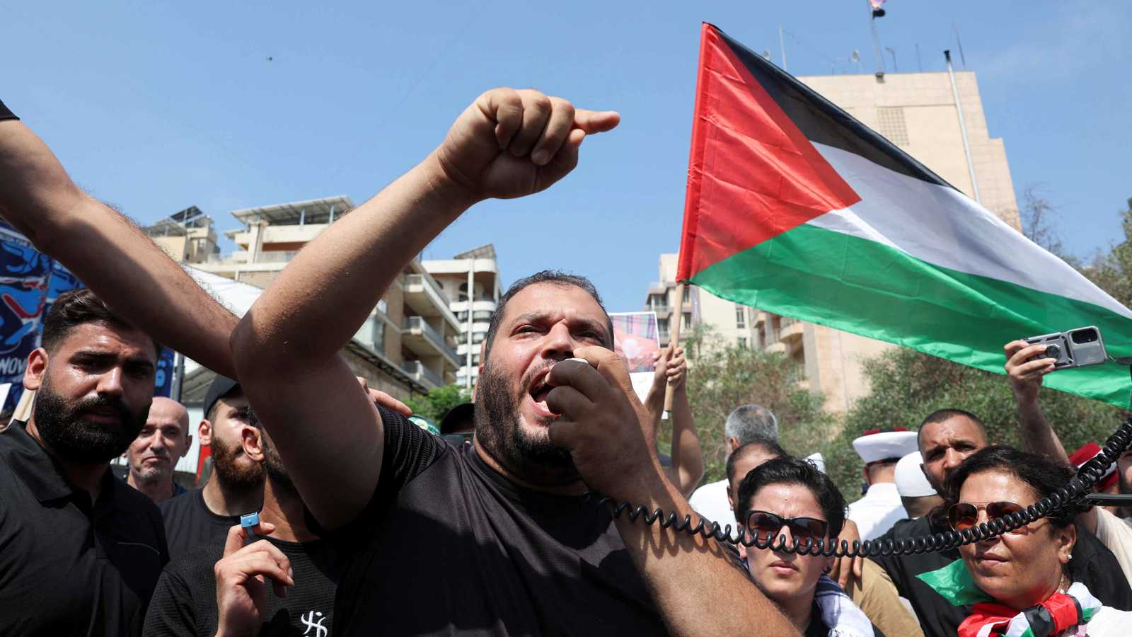 اشتباكات بين الجيش اللبناني ومحتجين من أجل غزة (فيديو)