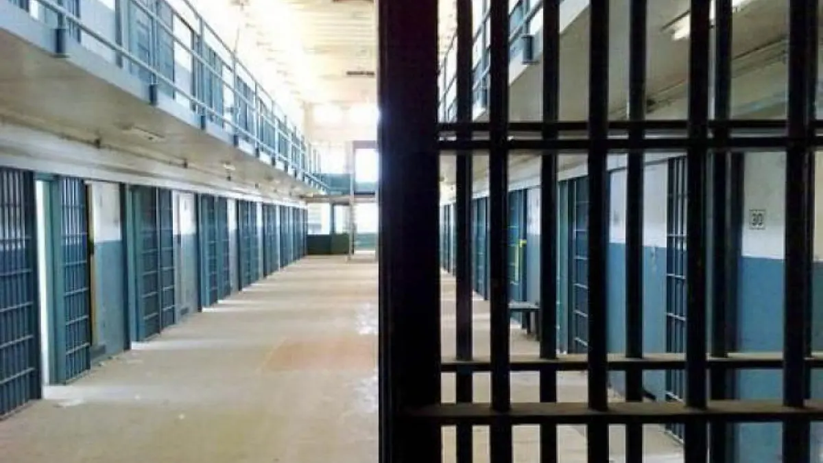 مسلح يطلق النار على السجن العام في تبوك السعودية