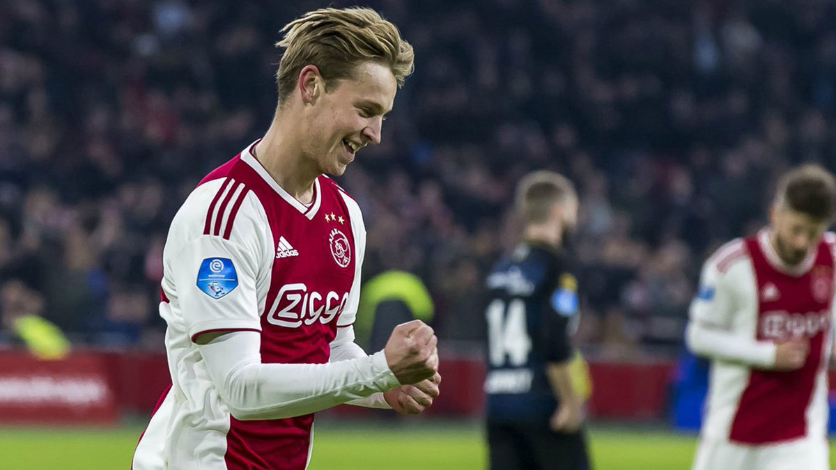 نادي برشلونة يثق في قدرته على ضم دي يونغ من أياكس أمستردام