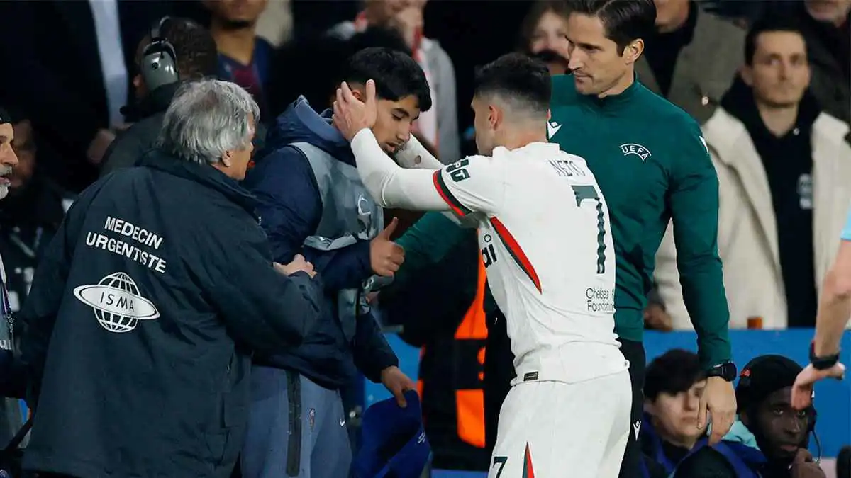 نيتو يعتذر عن دفعه جامع الكرات في هزيمة تشيلسي أمام سان جيرمان (فيديو)