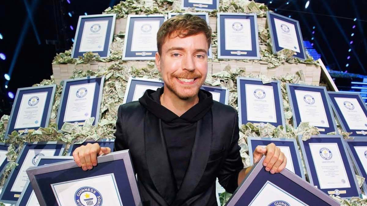 100 ساعة في الأهرامات.. كيف سيقضيها "مستر بيست"؟