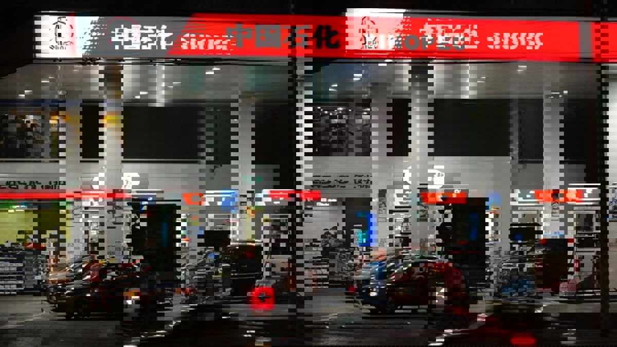 أكبر شركتي تكرير صينيتين تتخليان عن شراء نفط إيران في مايو