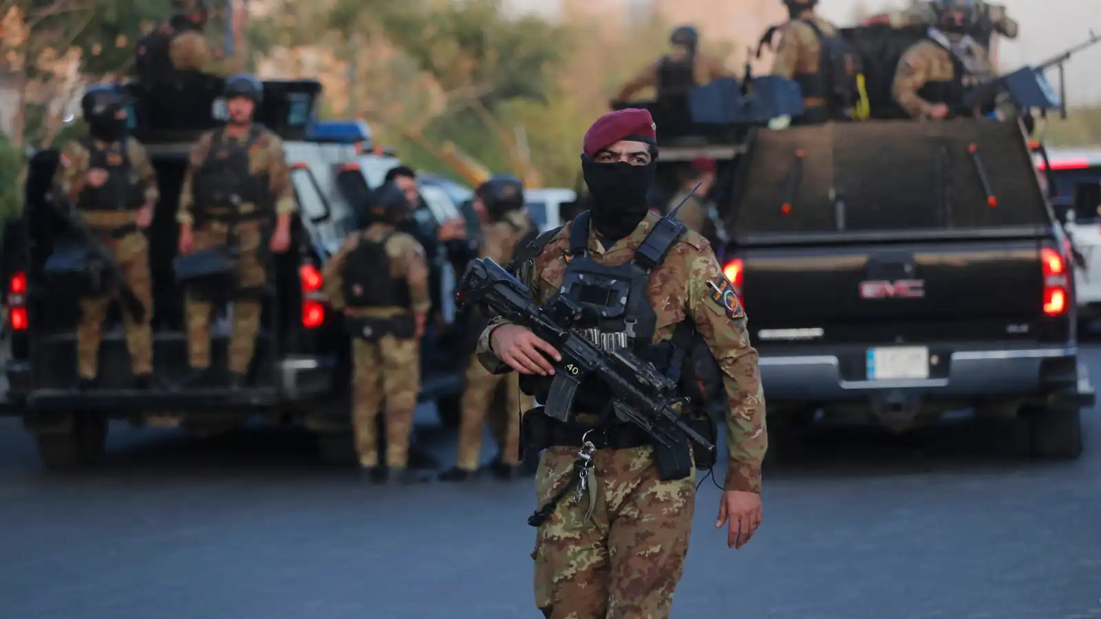 الخضوع أو الانفجار.. لبنان يواجه خيارات صعبة لمنع سيناريو الحرب