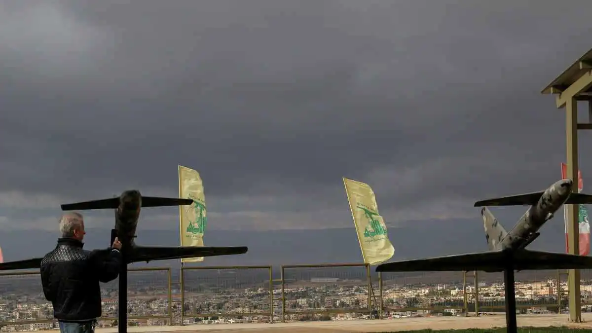 "حزب الله "يعلن قصف موقع "نمر الجمل" العسكري شمال إسرائيل