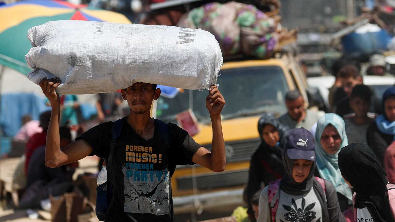 الجيش الإسرائيلي يفتح مسارًا مؤقتًا للخروج من غزة جنوبًا