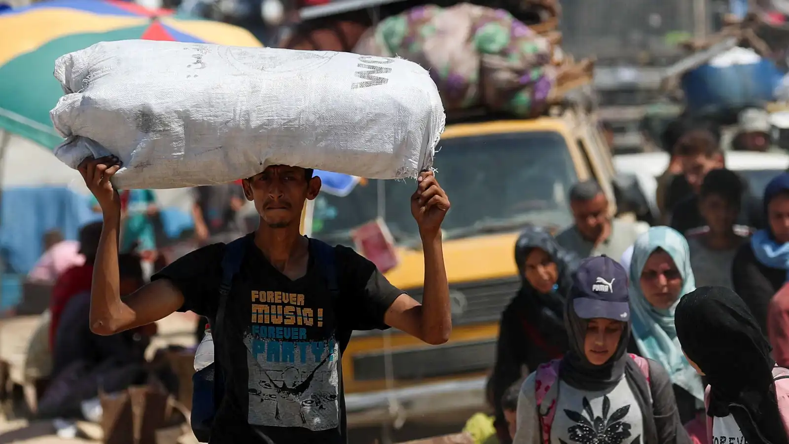 الجيش الإسرائيلي يفتح مسارًا مؤقتًا للخروج من غزة جنوبًا