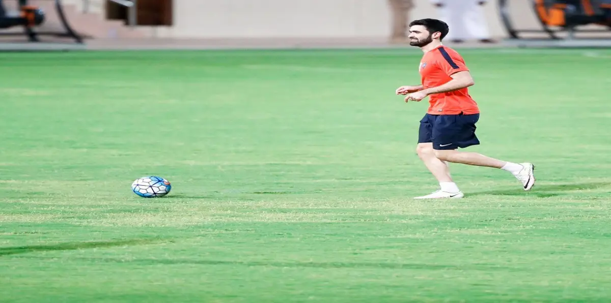 رئيس نادي الظفرة الإماراتي يوضح الموقف النهائي لبيع عقد عمر خريبين