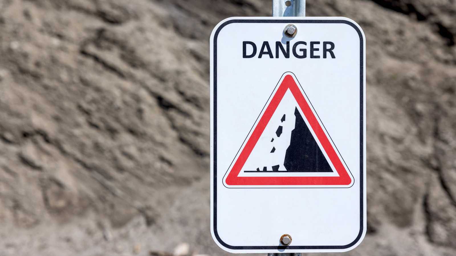 مصرع متسلق جبال إثر سقوطه من ارتفاع شاهق في يوتا الأمريكية