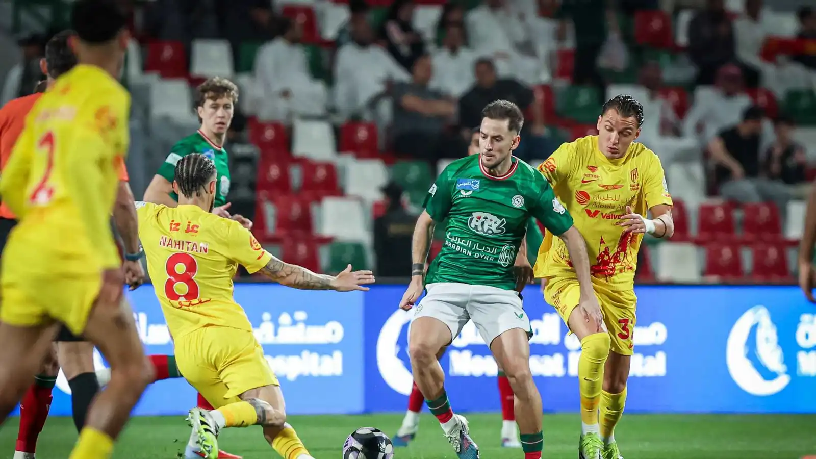 خبير تحكيمي يحسم الجدل حول طرد أبو الشامات في لقاء القادسية والاتفاق (فيديو)