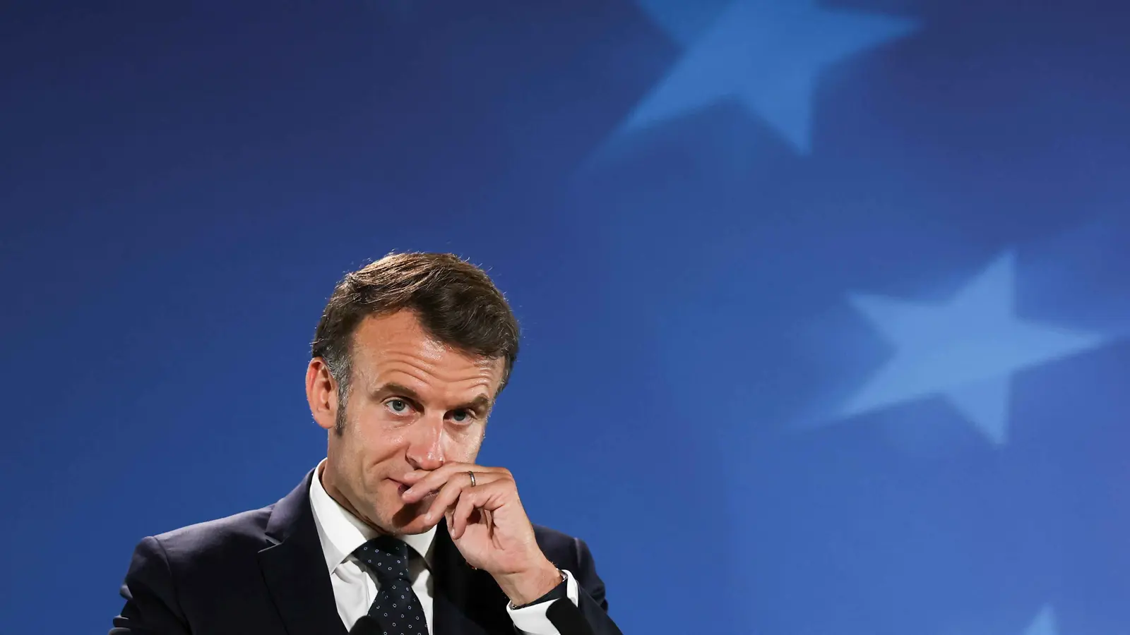 "السيناريو الأسوأ".. ماكرون يحذر من قرار إيراني بعد الضربة الأمريكية