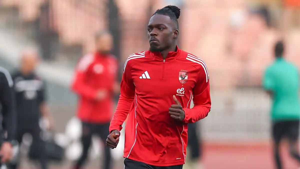 لا يصلح للنادي.. أسطورة الأهلي يشن هجوماً على كامويش