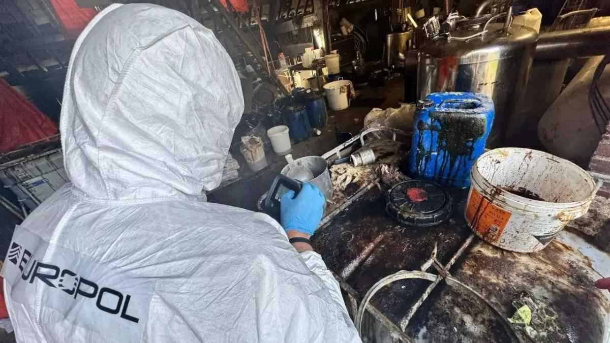 أقمار صناعية وطائرات مسيّرة.. سلاح أوروبا الجديد ضد "أباطرة المخدرات"