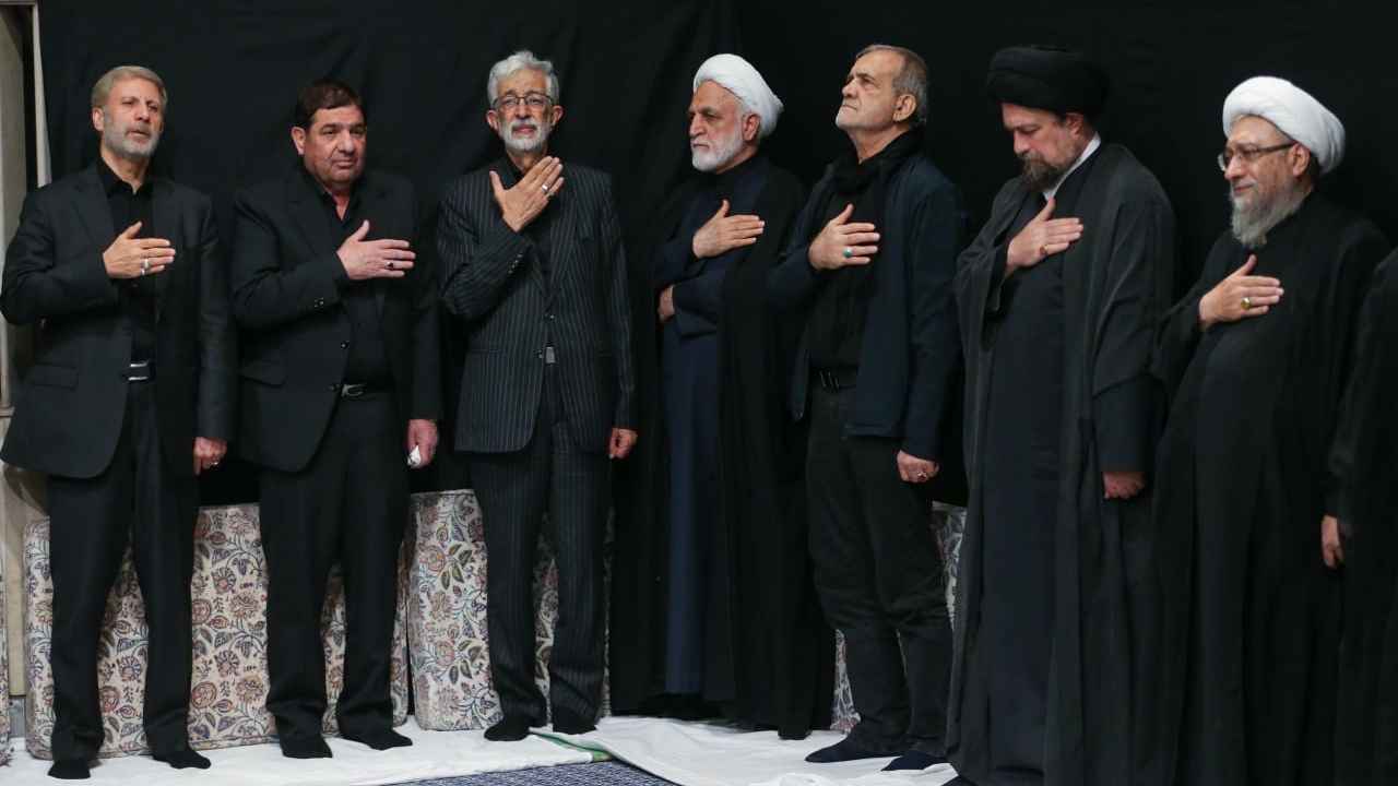 حدث "غير مسبوق".. غياب خامنئي عن فعالية دينية بارزة يثير الجدل (صور)