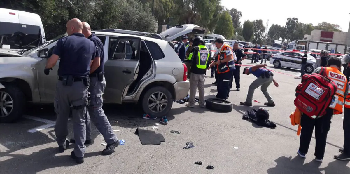 إصابة 3 جنود إسرائيليين بعملية دهس في عكا (صور وفيديو)