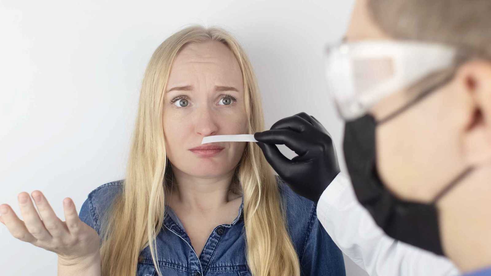 فقدان حاسة الشم قد يكون أول إنذار مبكر لمرض الزهايمر