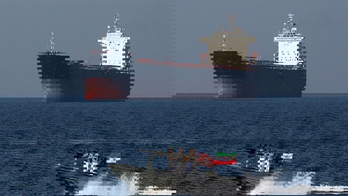 نائب روحاني: حماية مضيق هرمز حق سيادي لإيران