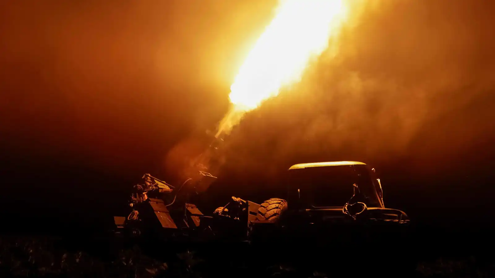 أوكرانيا تعلن قصف مستودع روسي للصواريخ