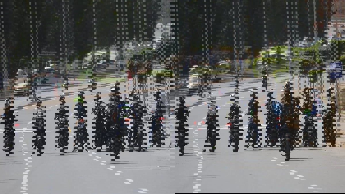 "ثعابين الدراجات النارية" يخطفون الأنظار في الجزائر