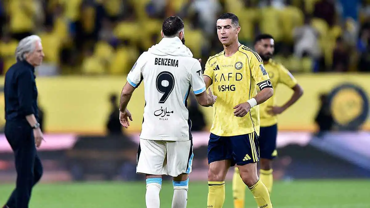 لم يتعلم من كريستيانو رونالدو.. هل أصبح بنزيما عبئًا على الاتحاد السعودي؟