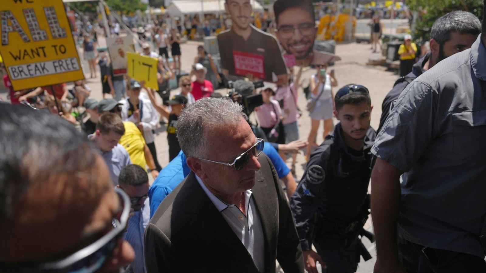 ويتكوف لعائلات الرهائن الإسرائيليين: الوضع في غزة صعب