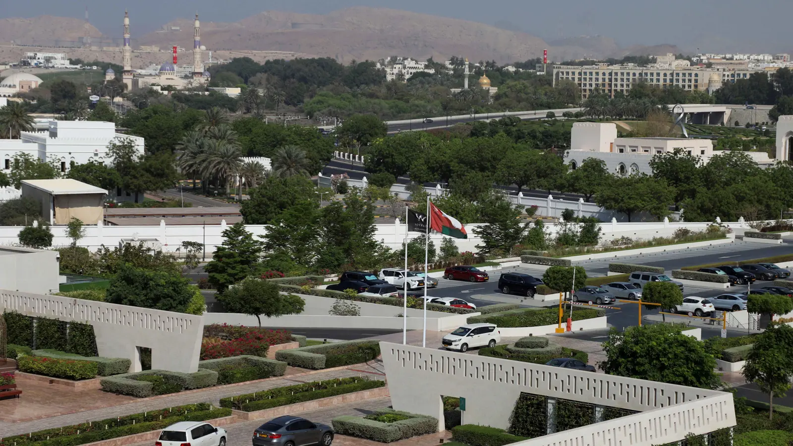 بدء الجولة الثالثة من المحادثات النووية بين طهران وواشنطن في عُمان