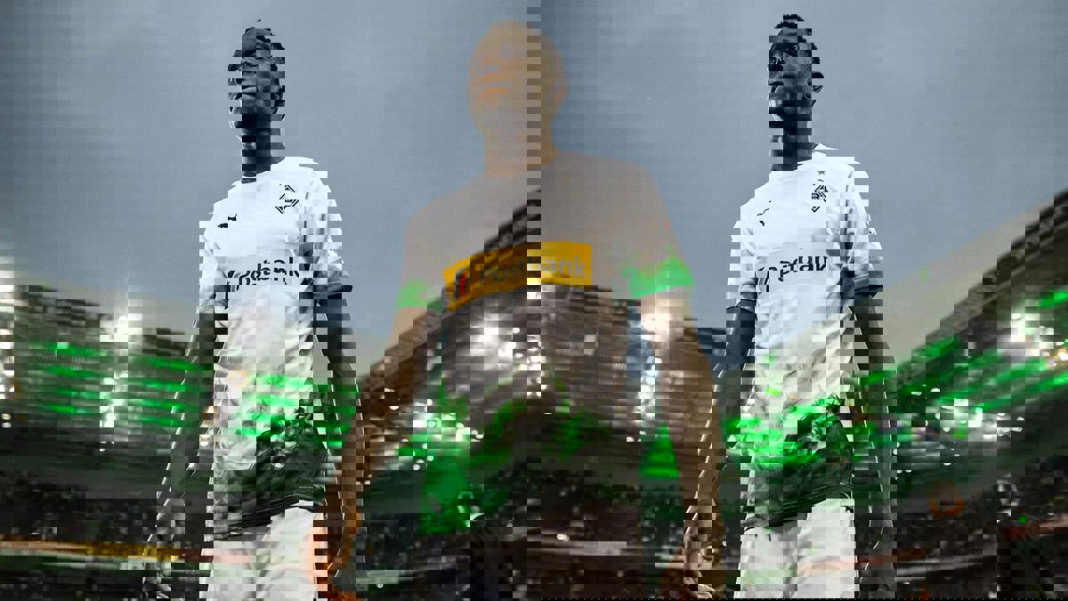 برشلونة ينافس روما على ضم دينيس زكريا نجم بروسيا مونشنغلادباخ