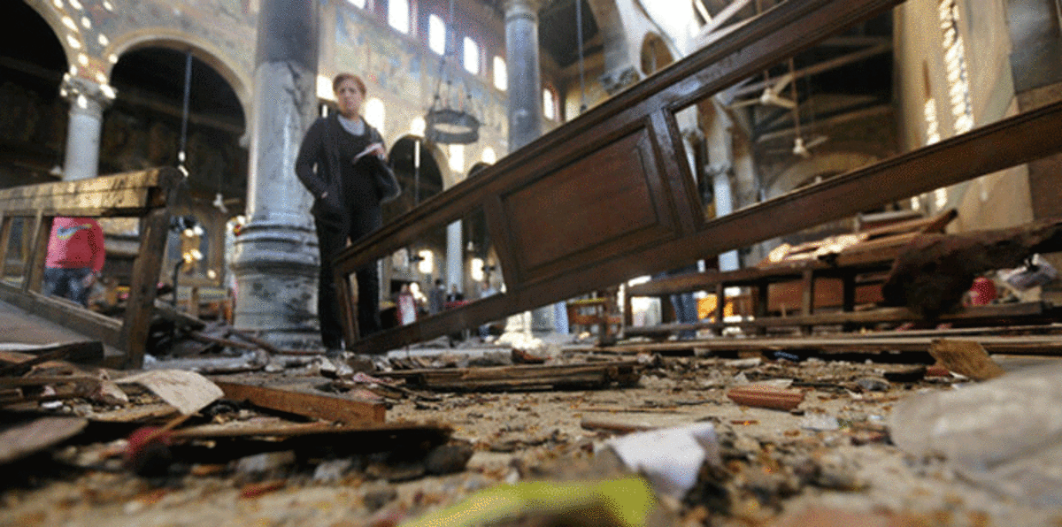 عقب استنكاره تفجير الكنيسة.. الأزهر يدعو لبحث المسائل الشائكة مع الشباب (فيديو إرم)