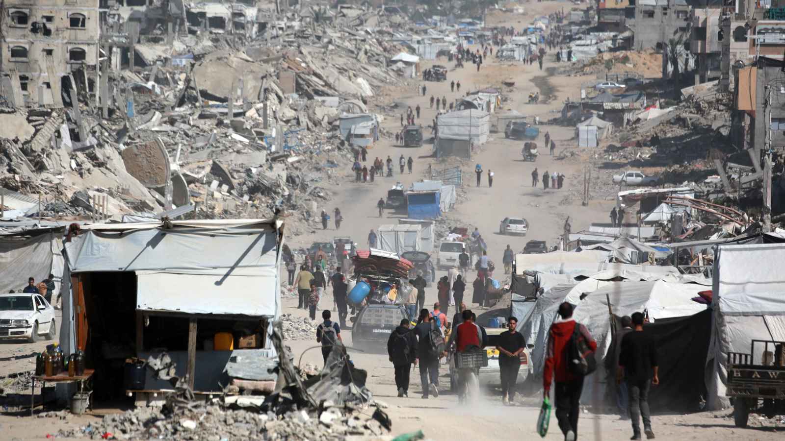 خلال ليلة واحدة.. ارتفاع ضحايا القصف الإسرائيلي على غزة إلى 82