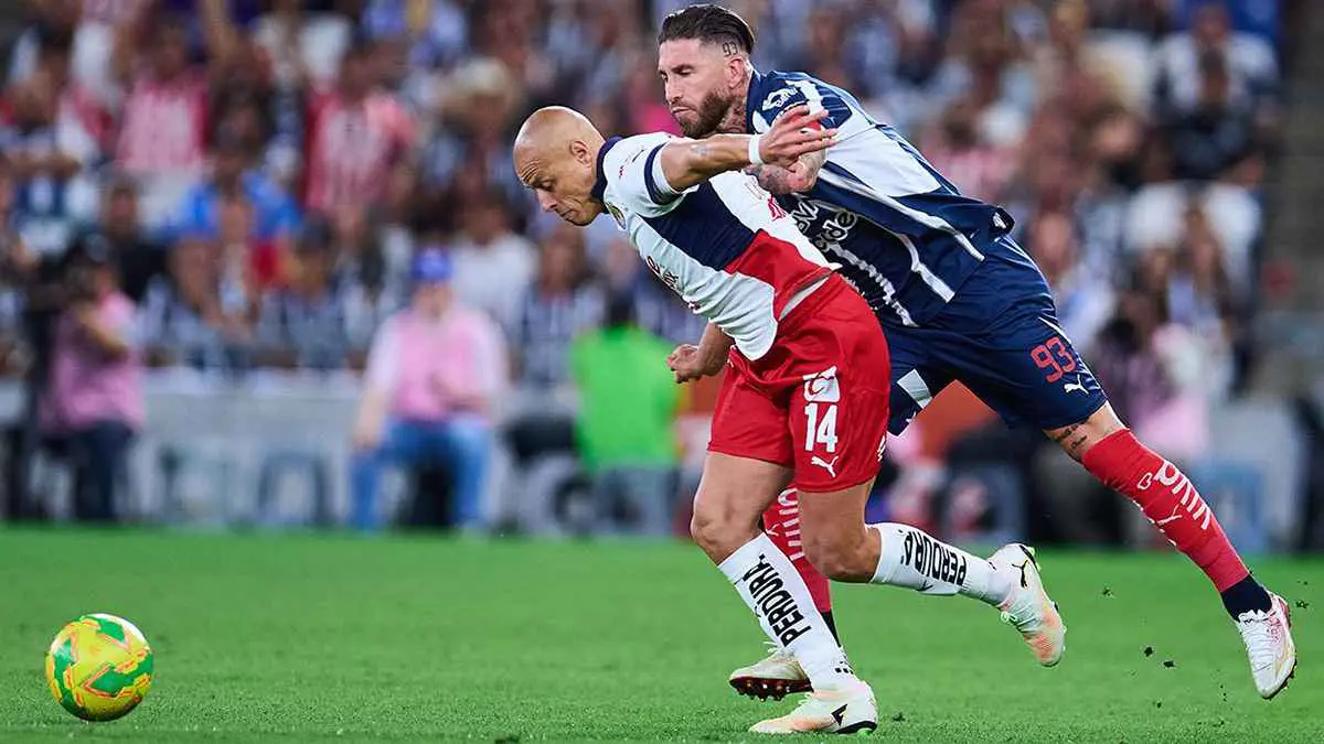 مقطع اليوم.. ماذا فعل راموس حينما قابل "صديقه القديم" في المكسيك؟ (فيديو وصور)