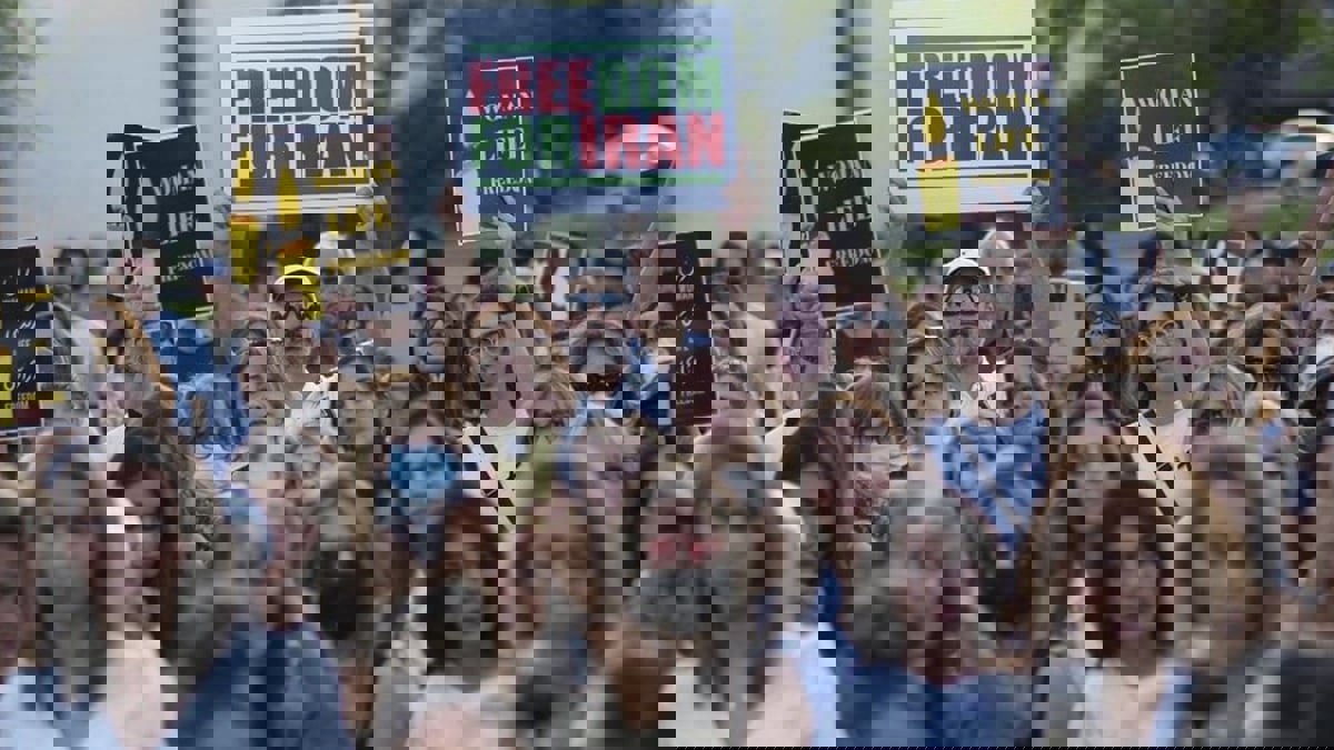 واشنطن تدعم الاحتجاجات الإيرانية لكنها لا تسعى لتغيير النظام