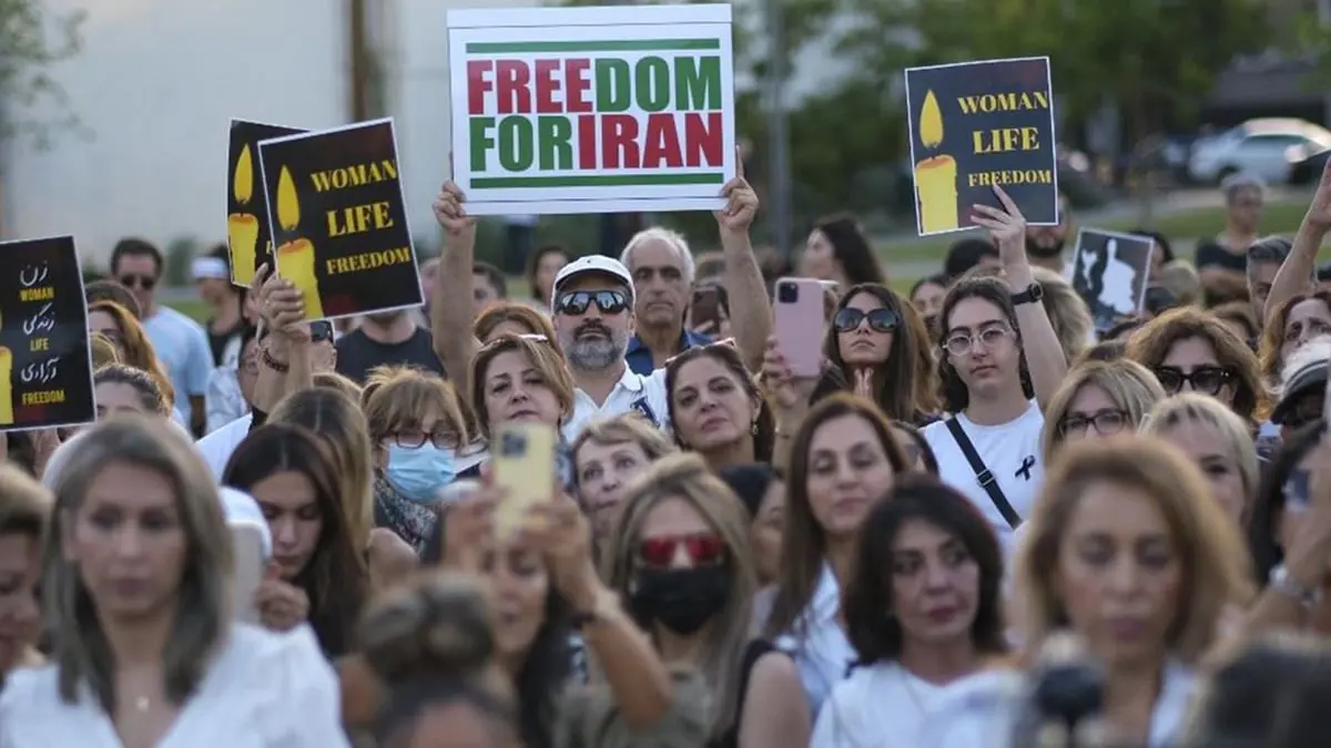 واشنطن تدعم الاحتجاجات الإيرانية لكنها لا تسعى لتغيير النظام