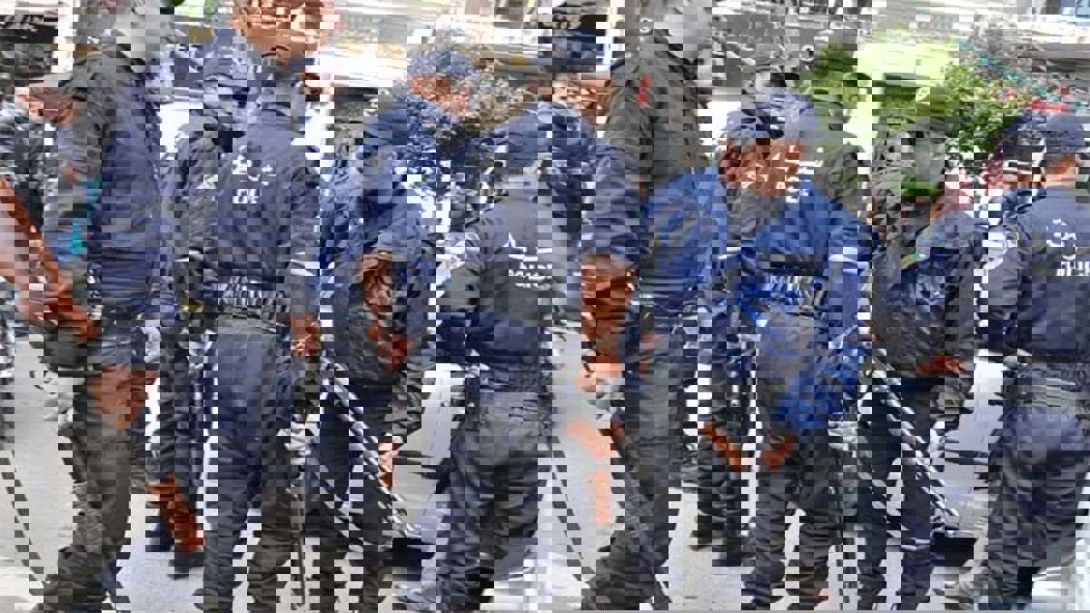 الأمن الجزائري يداهم منزل مشعوذ يدعي علاج فيروس كورونا  