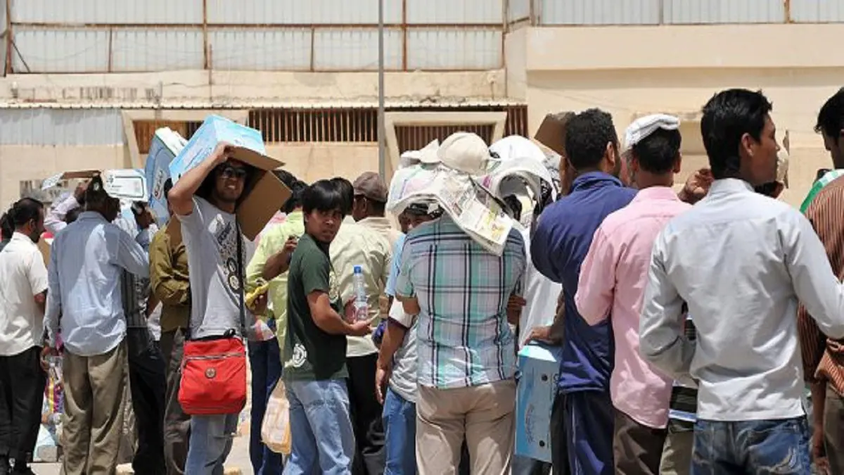 "العمالة السائبة" تتصدر أحاديث الكويتيين للحد من تفشي فيروس كورونا بالبلاد