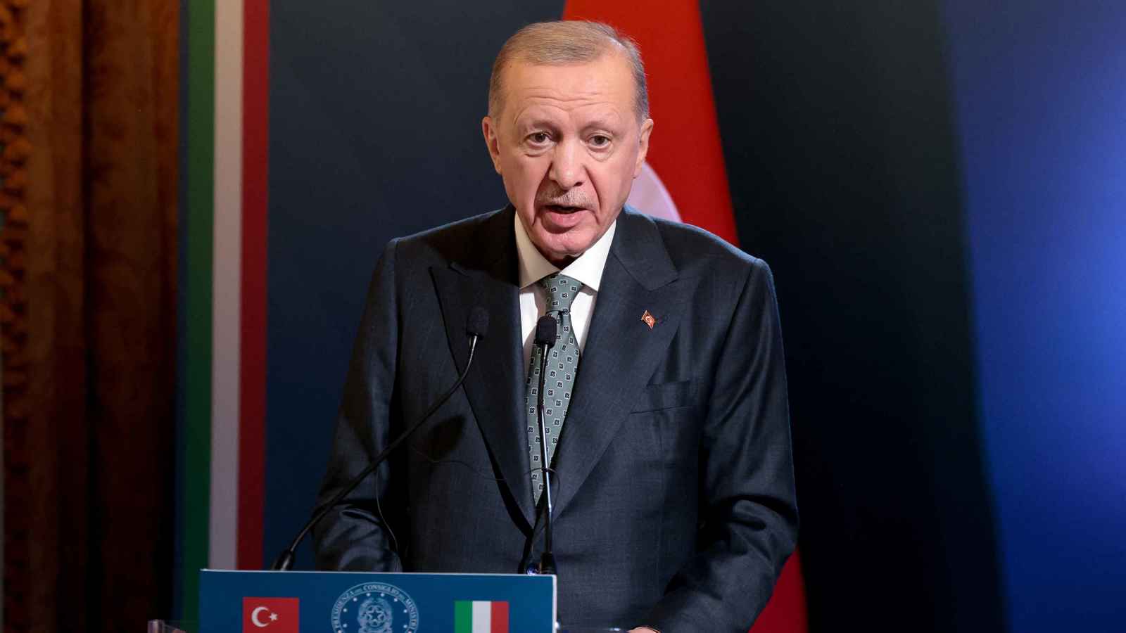 أردوغان يحذر من جر سوريا إلى "مستنقع جديد"